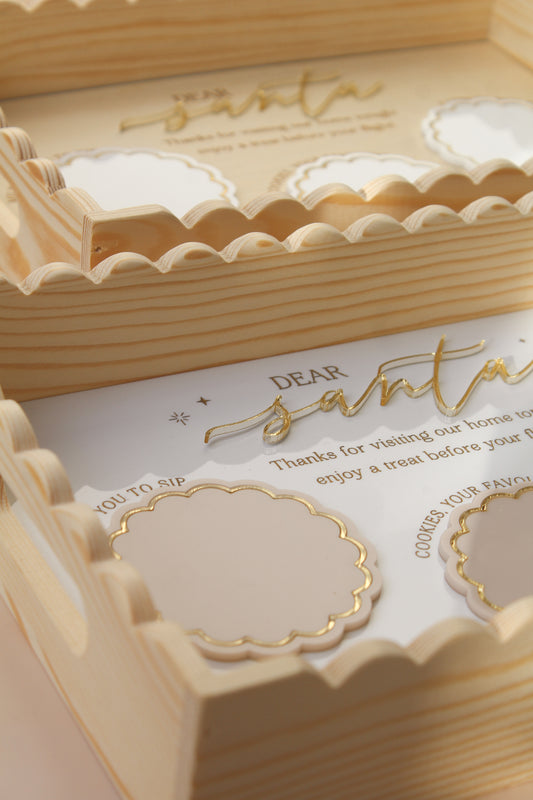 Santa’s Scalloped Snack Tray