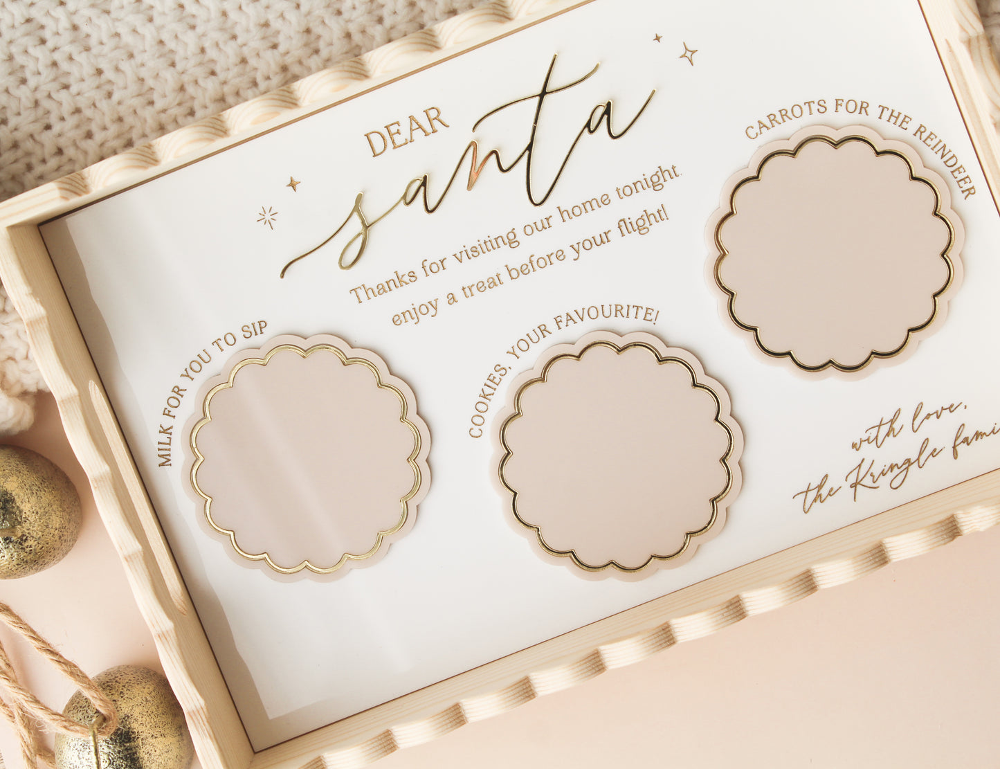 Santa’s Scalloped Snack Tray