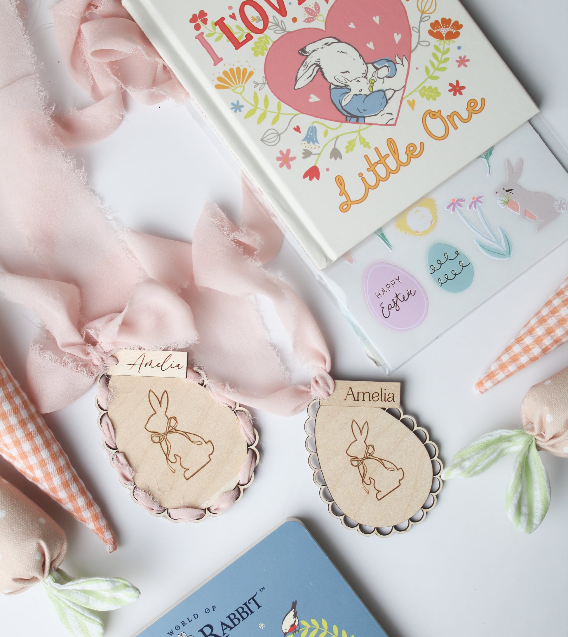 showing 2 types of wooden easter tags one with ribbon and one without