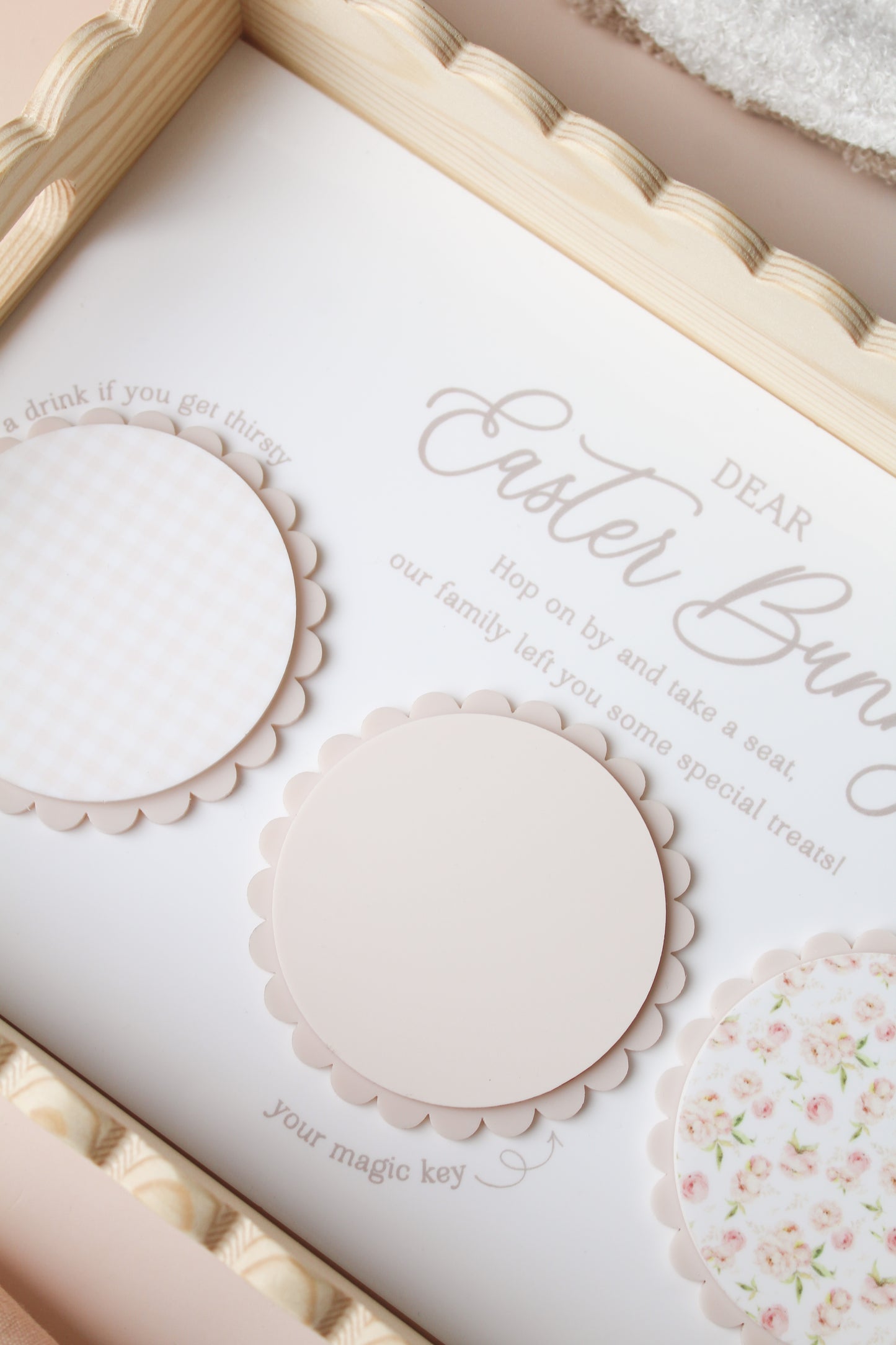 Bunny’s Scalloped Treat Tray